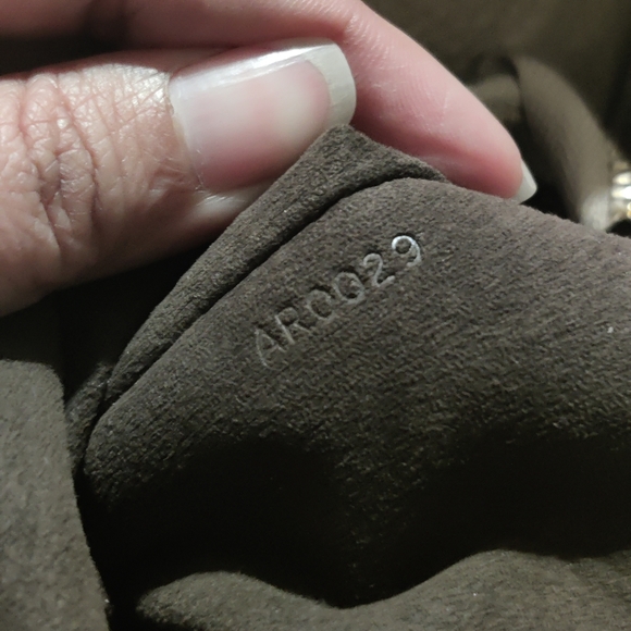 Louis Vuitton Mahina Perforated hobo - Picture 15 of 16